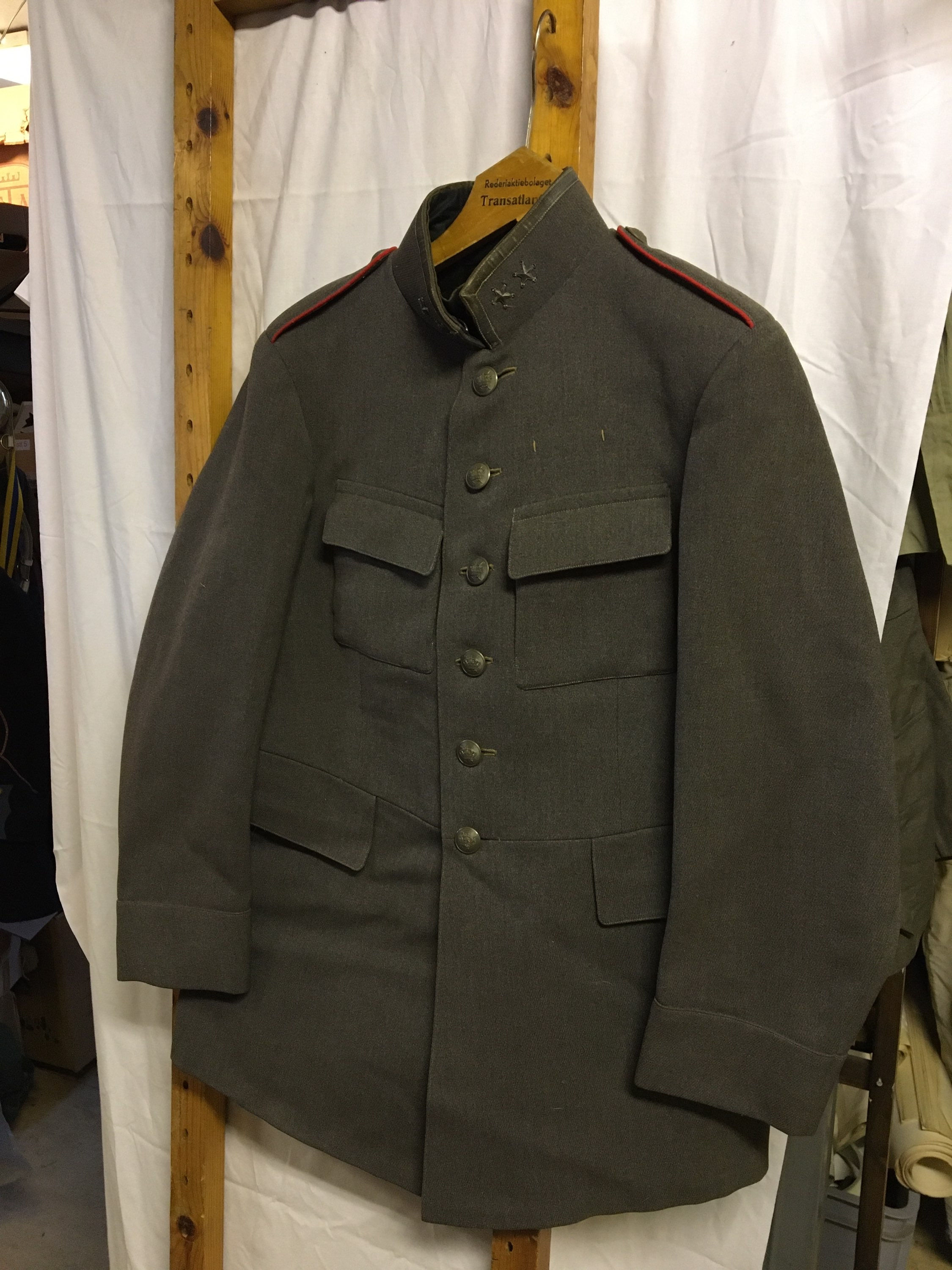 Sv vapenrock m/23 för överste-löjtnant i fältläkarkåren