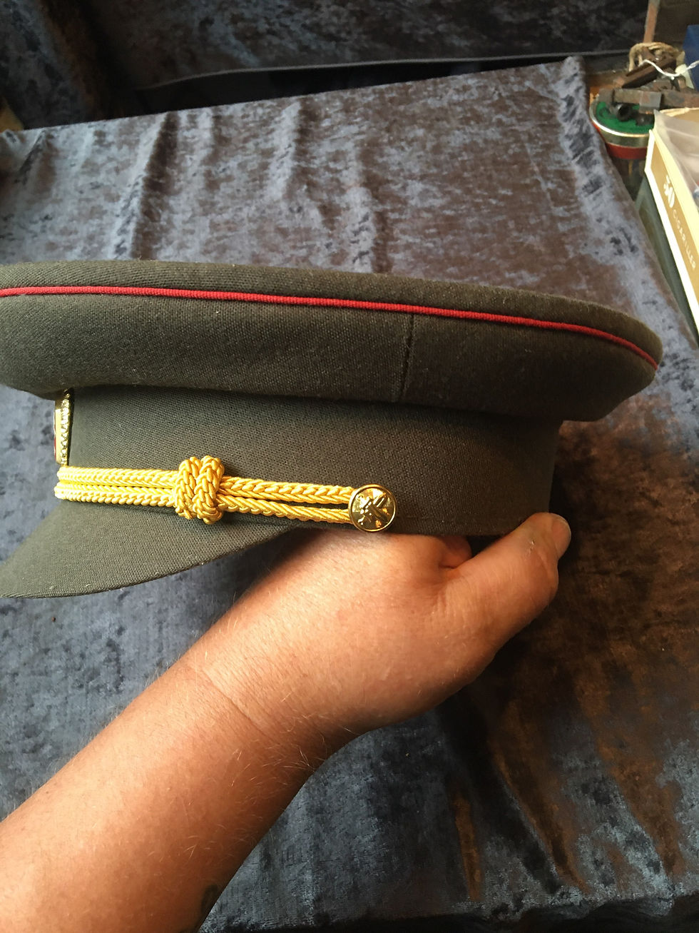 Thumbnail: Czech peakt cap for officer