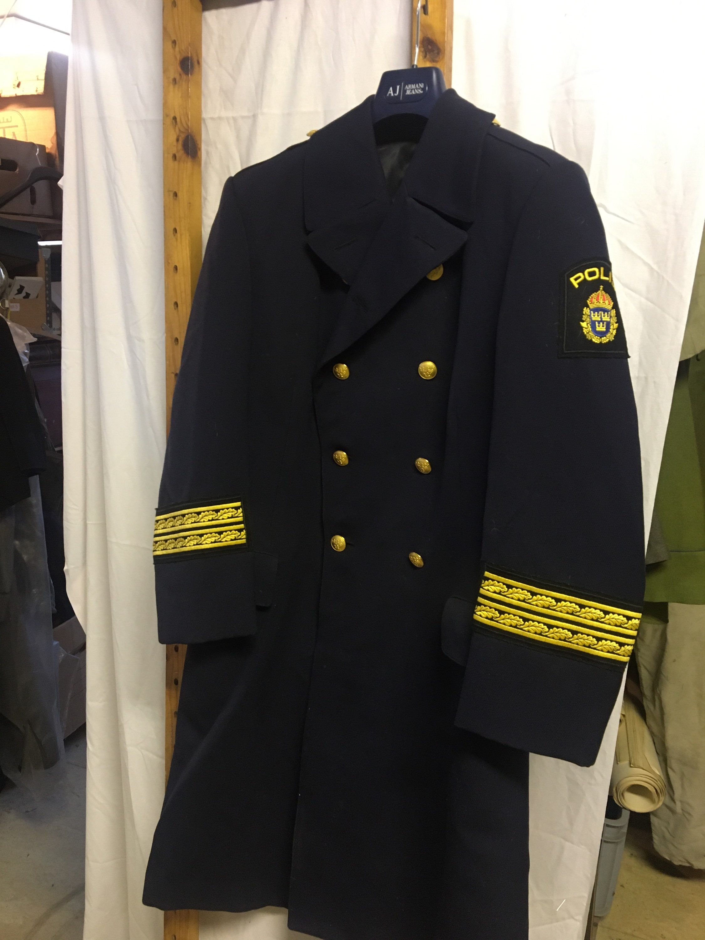 Coat for police officers with proviniens