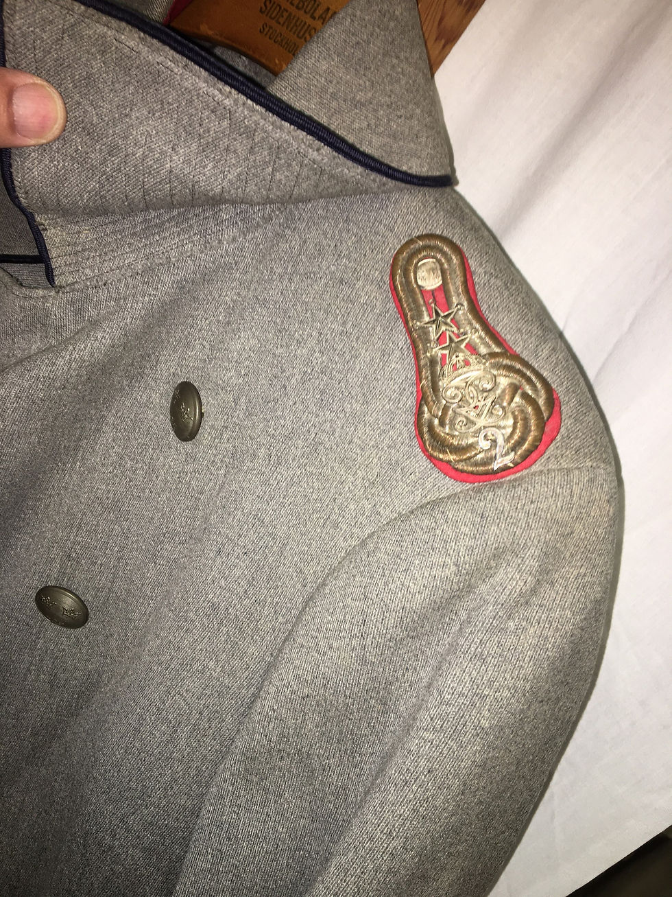 Miniatyrbild: Sv uniform m/1886 för officer vid Götalivgarde