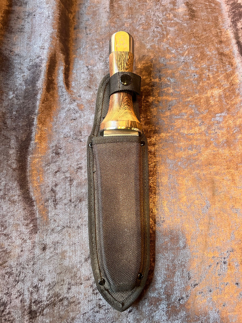Thumbnail: Annorlunda stor kniv med emblem för ingenjörskåren