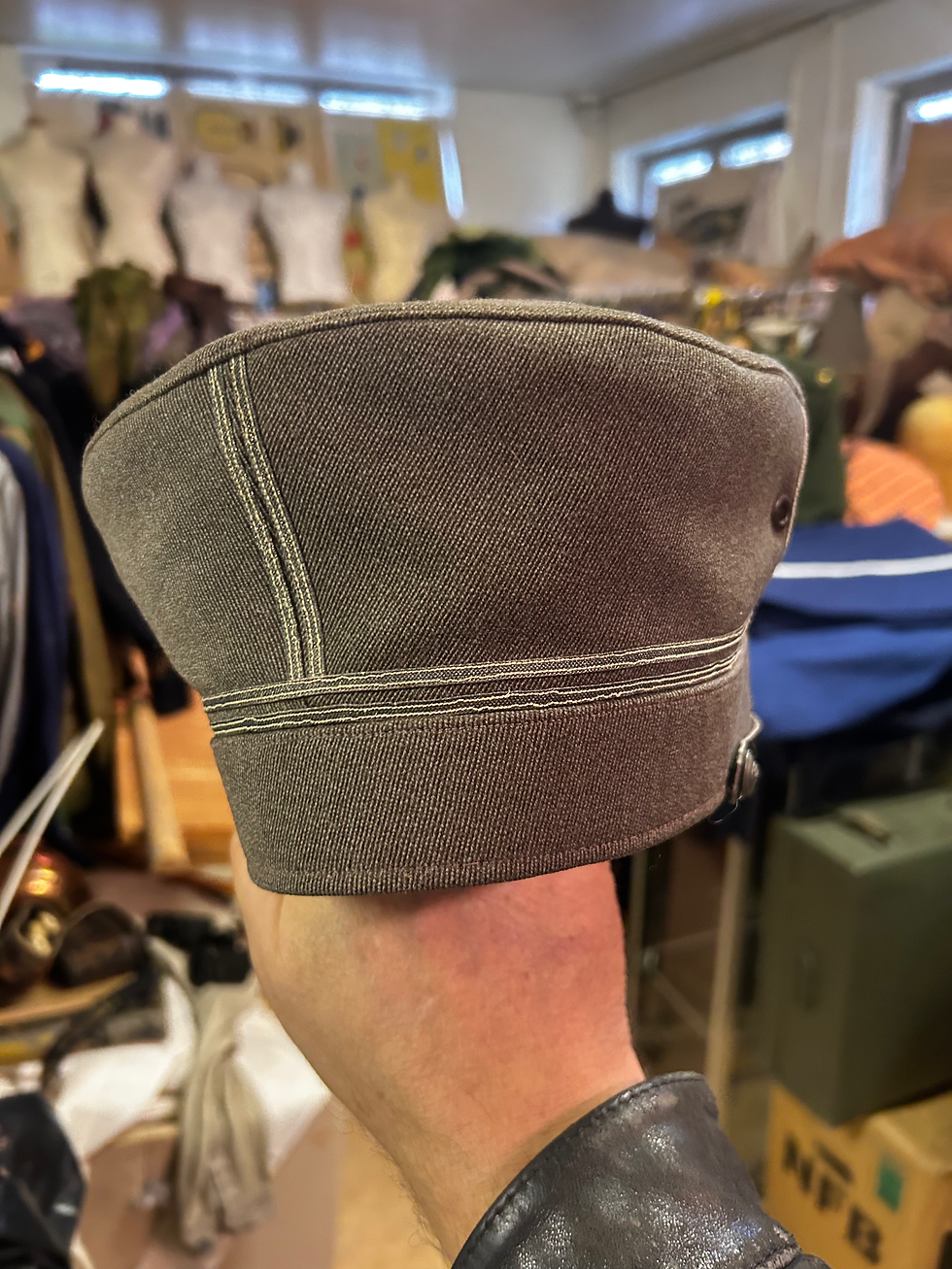 Thumbnail: Sv m/23 officersmössa
