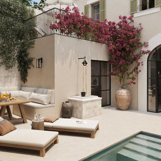 Terrasse ensoleillée avec piscine de style méditerranéen