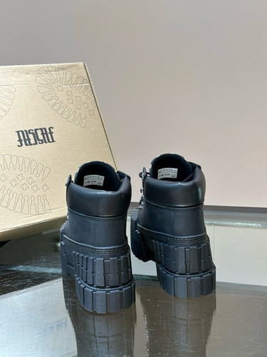 Mischief FW24 2x4 Boots in Black | highstreetporter