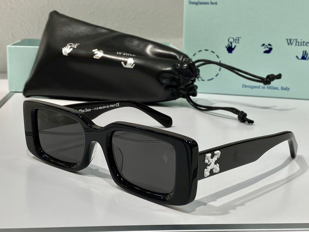 Arthur Sunglasses in Black