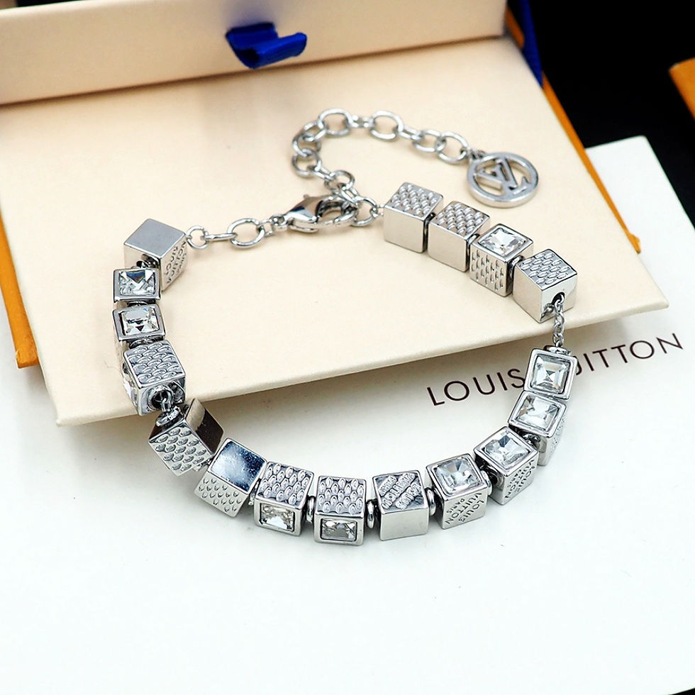 Thumbnail: Cube Bracelet in Silver