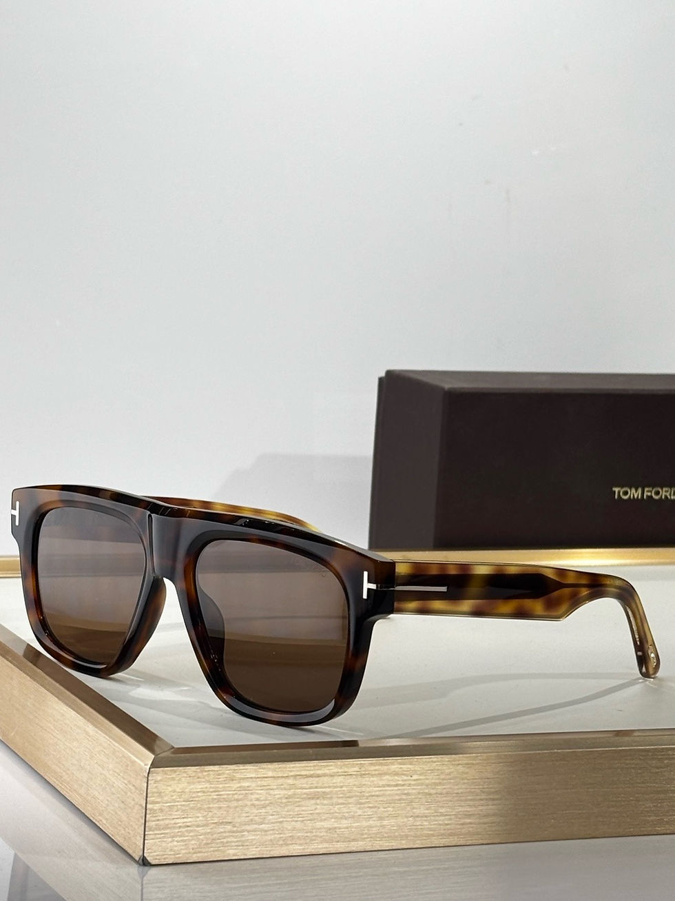 Thumbnail: FW26 Icon Square Sunglasses in 10 Colors