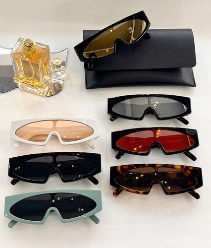 Bone Kiss Kiss Sunglasses