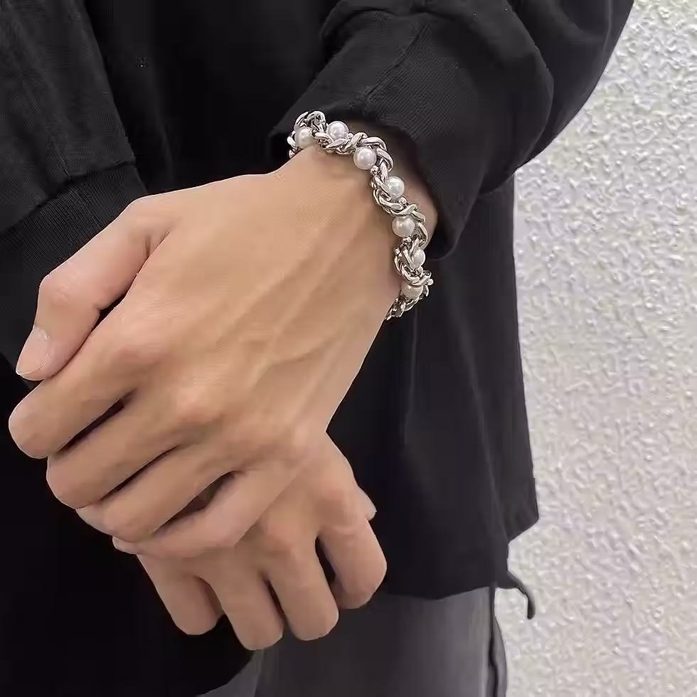 Thumbnail: Pearl and Chain Knotted Bracelet