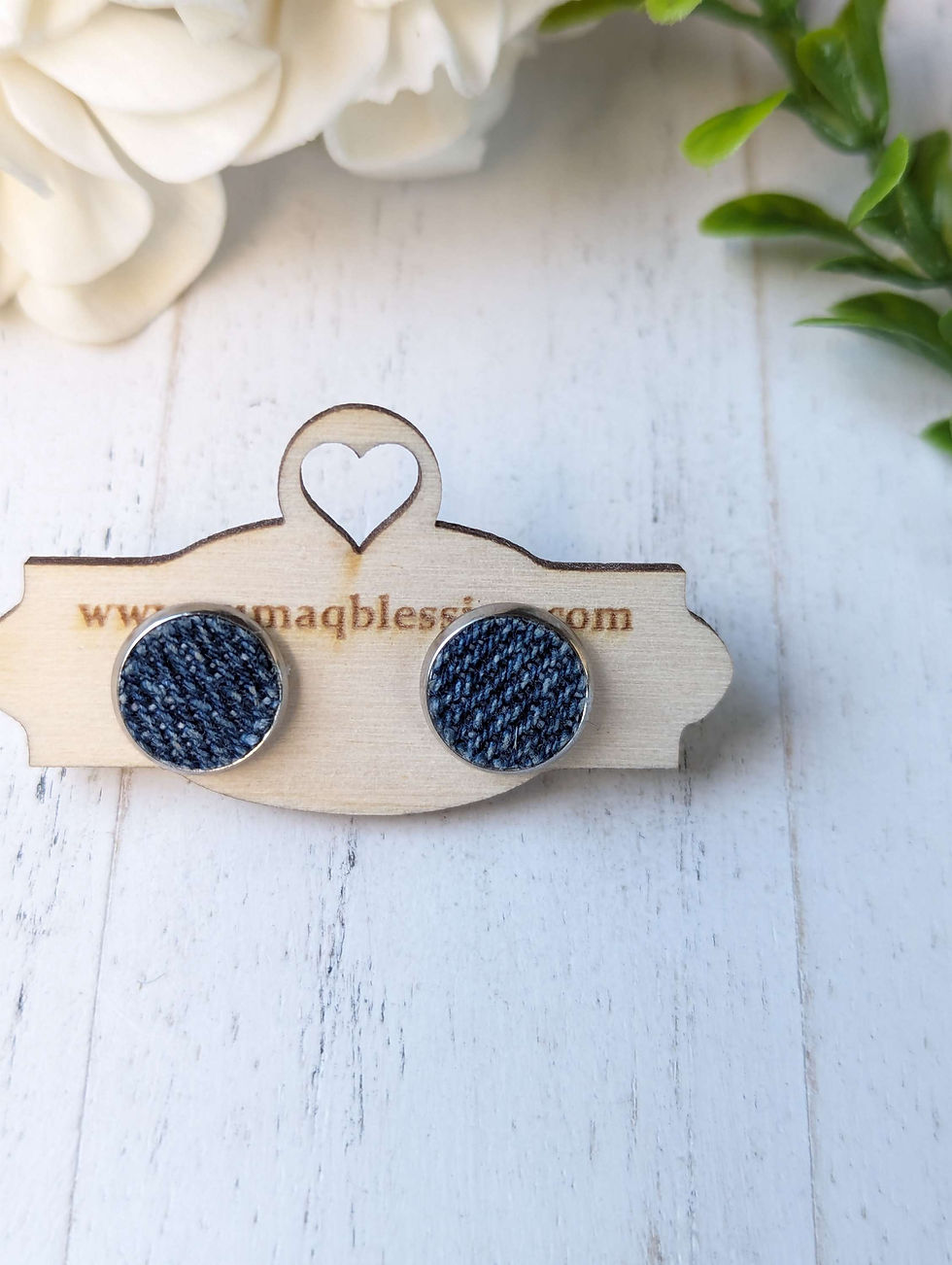 Thumbnail: CHIC STUD DENIM