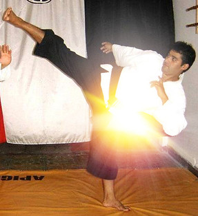 azin e italo (2)_edited.jpg