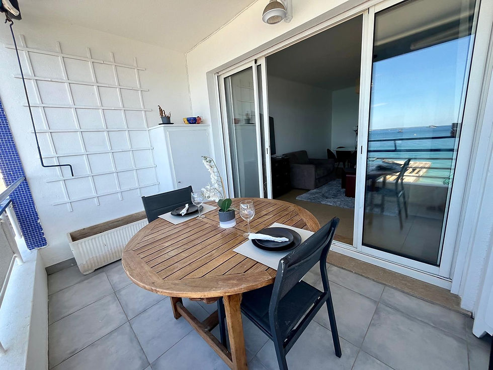 JUAN LES PINS - BORD DE MER - T2 - REF 312