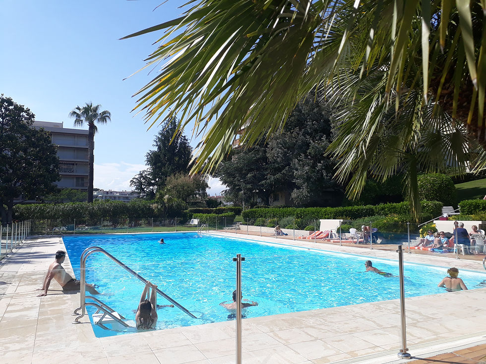 JUAN LES PINS - CENTRE - T3 - REF 307