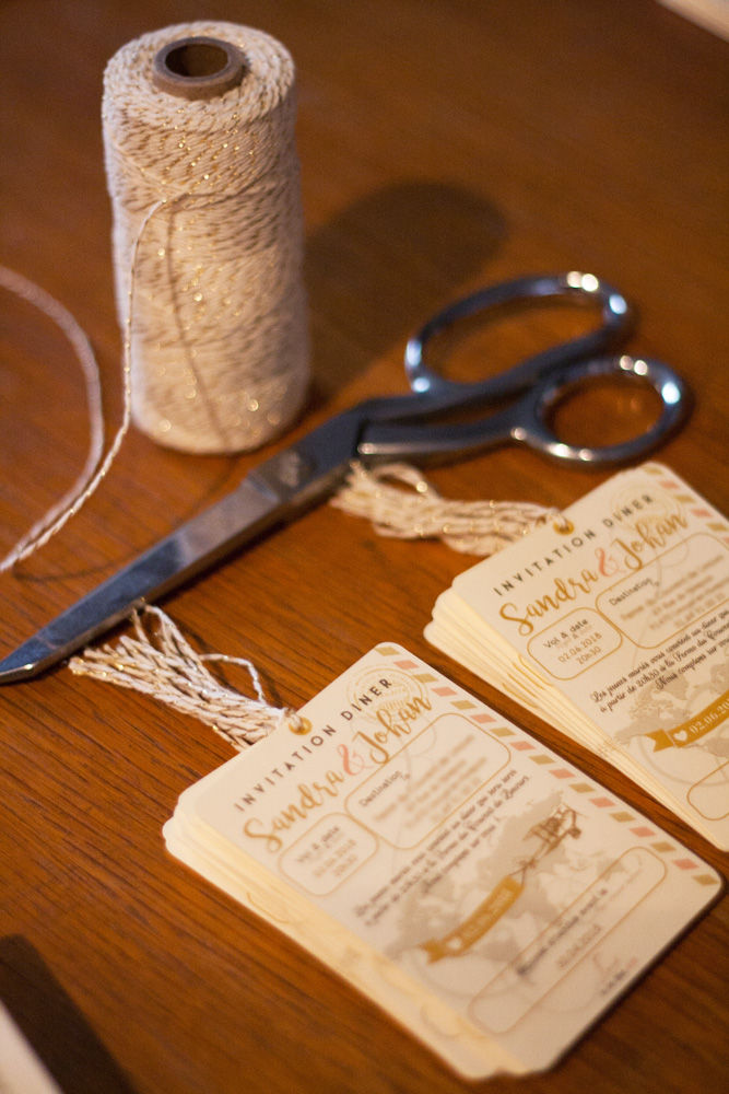 Thumbnail: Faire-part Passeport vintage ivoire/or