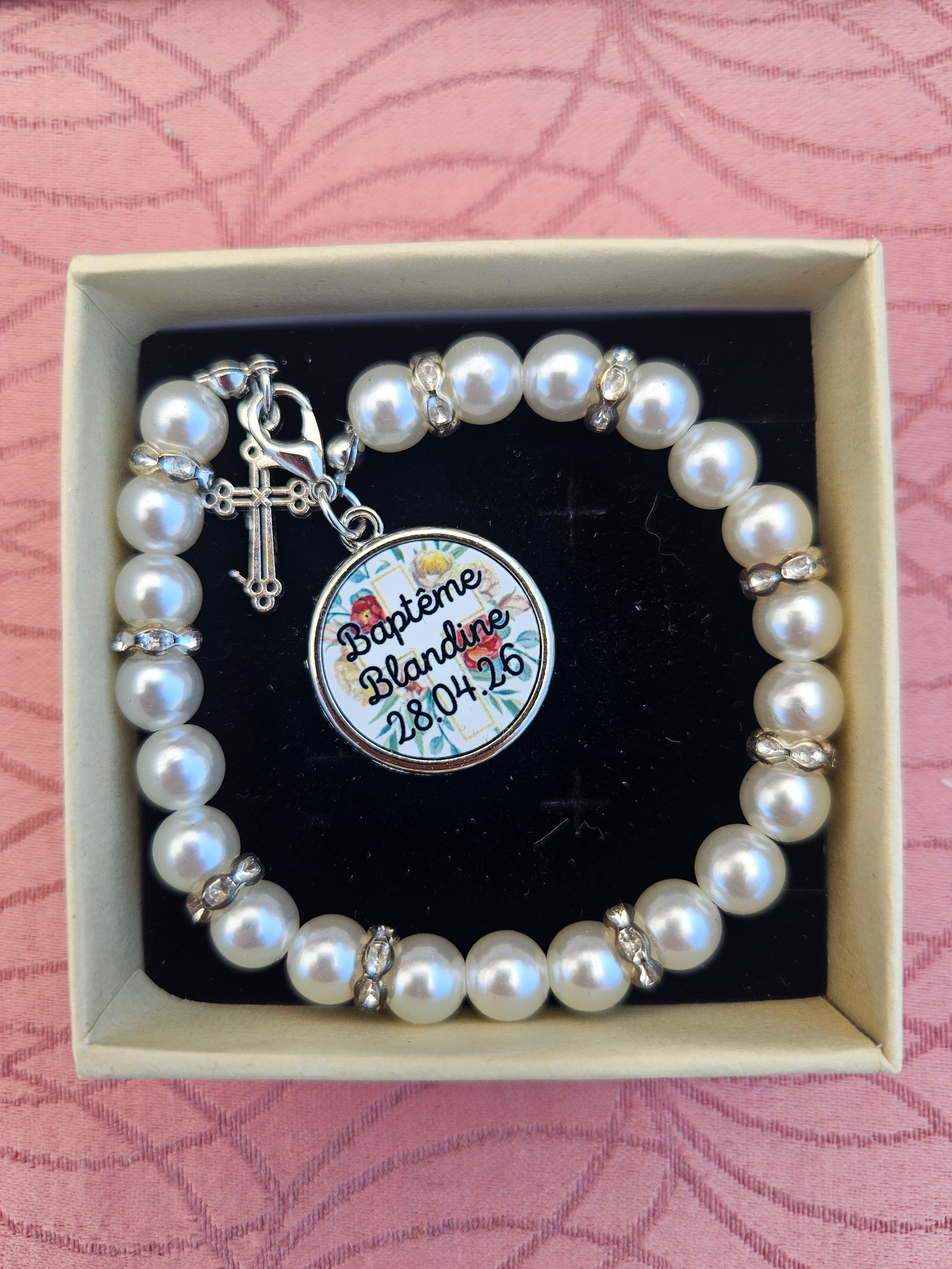 Bracelet chapelet avec médaillon personnalisé