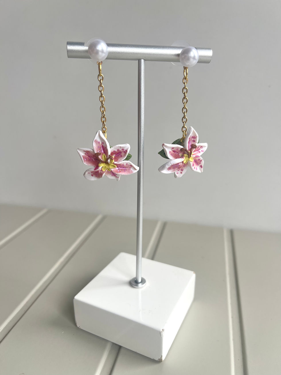 Thumbnail: Stargazer Lillies 