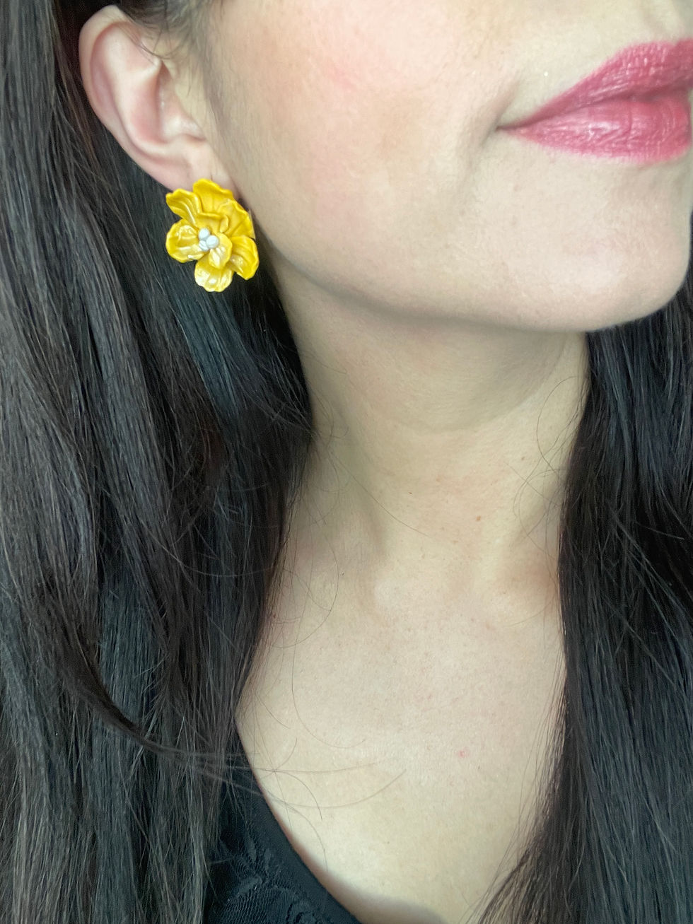 Thumbnail: Single Yellow Flower