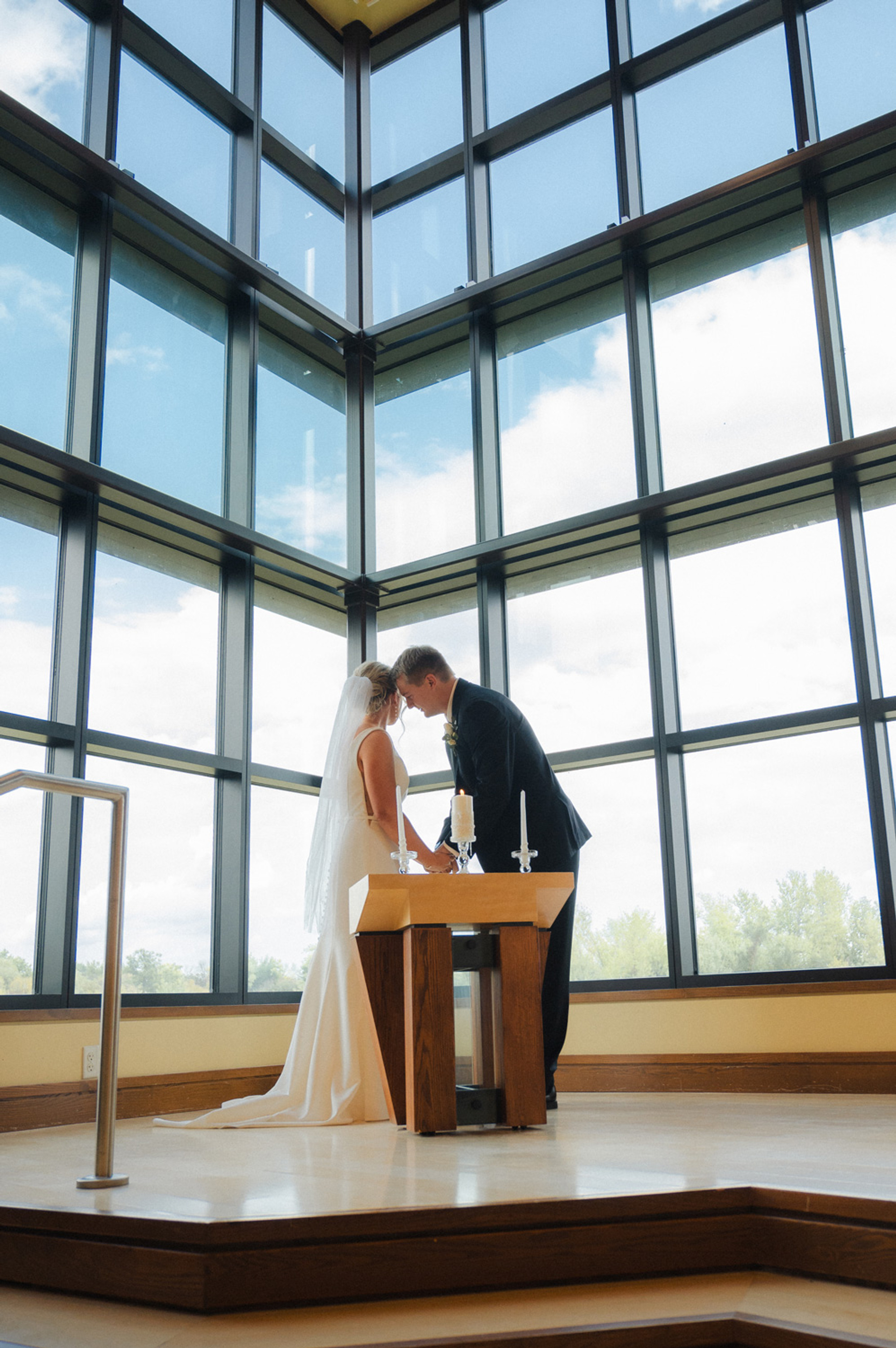 Des Moines Documentary Wedding Photographer | Sarah Estes Photography