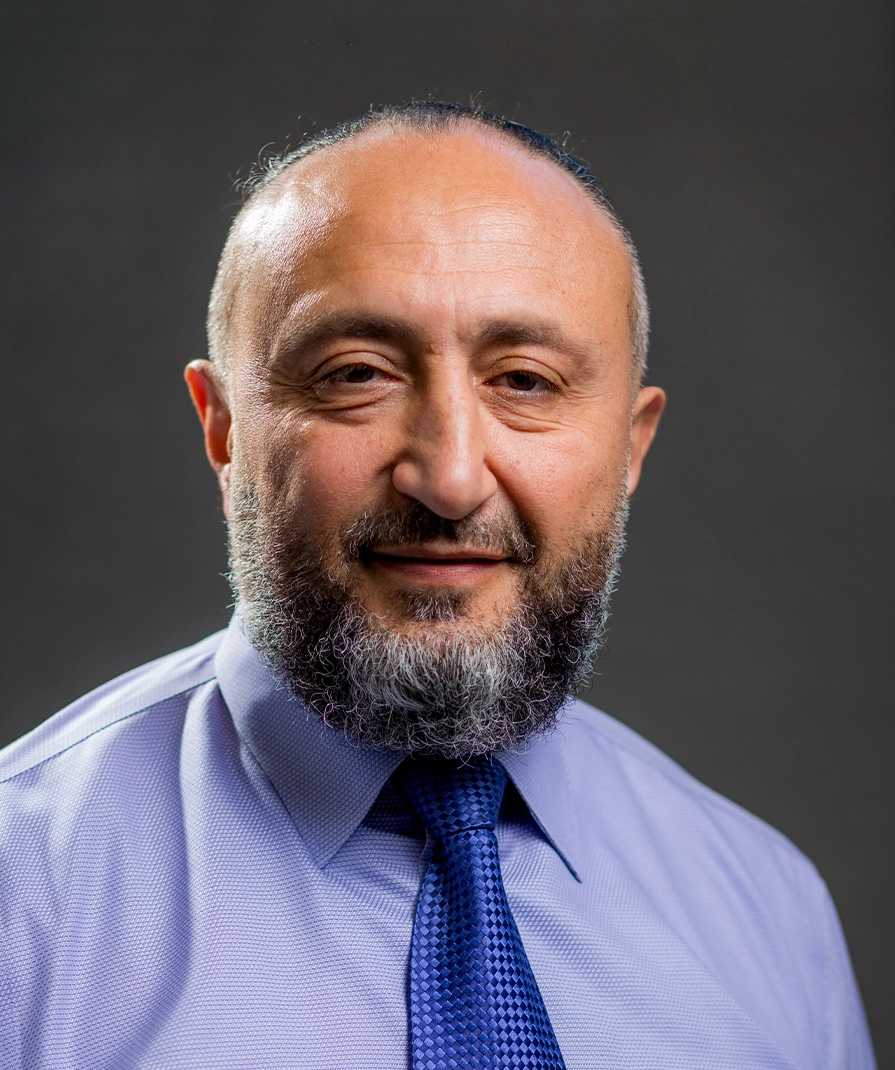 Oleg Olshanetskiy DO