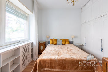 Zona notte ampia e luminosa di appartamento in vendita vicino a Piazza delle Muse.