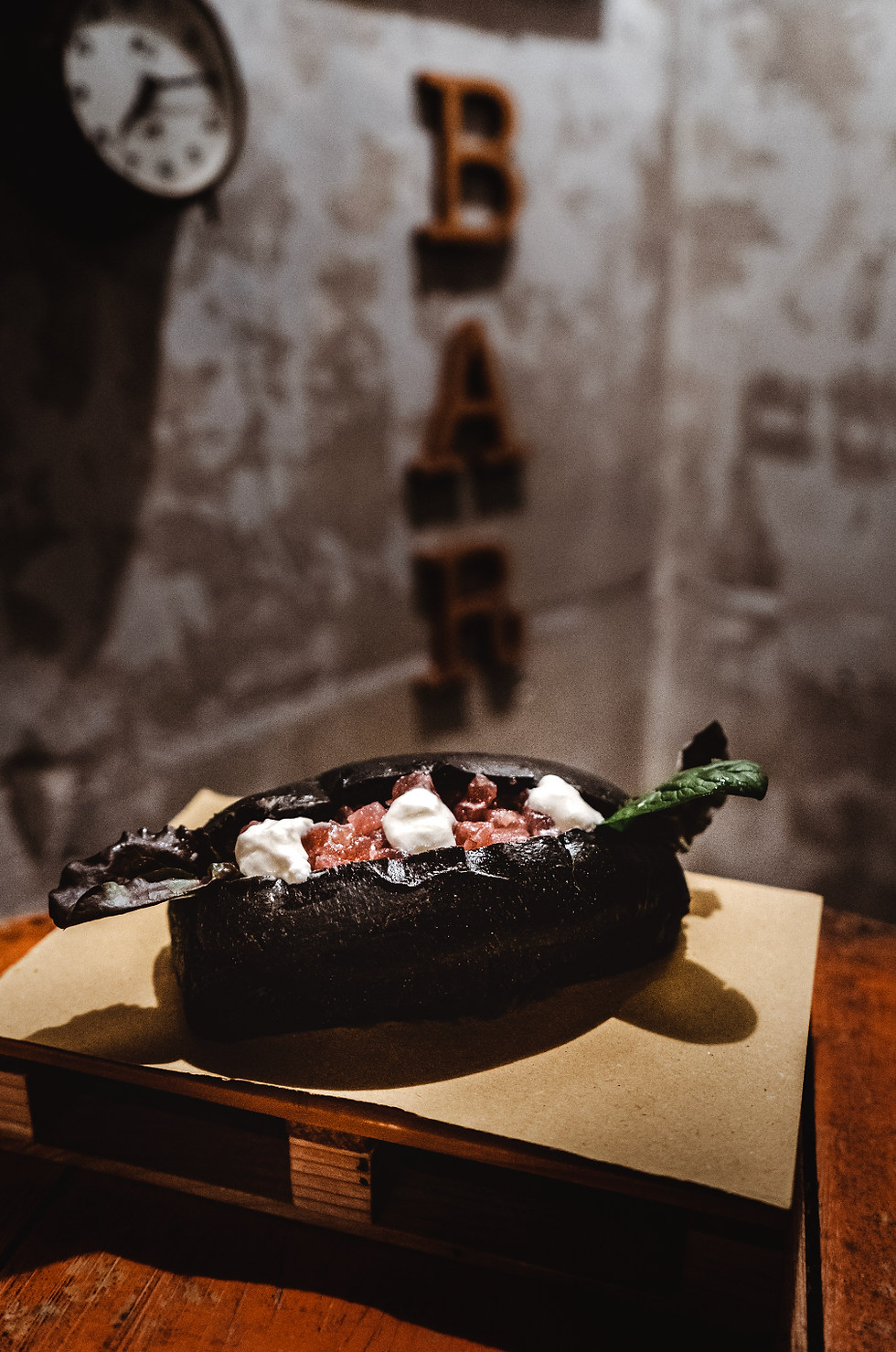 Downing Square: ristorante a Roma centro con tartare gourmet di carne e pesce, freschezza e tradizione di famiglia.