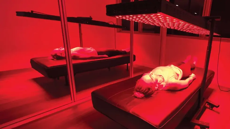 Infrared-light-therapy-panel- girl.webp