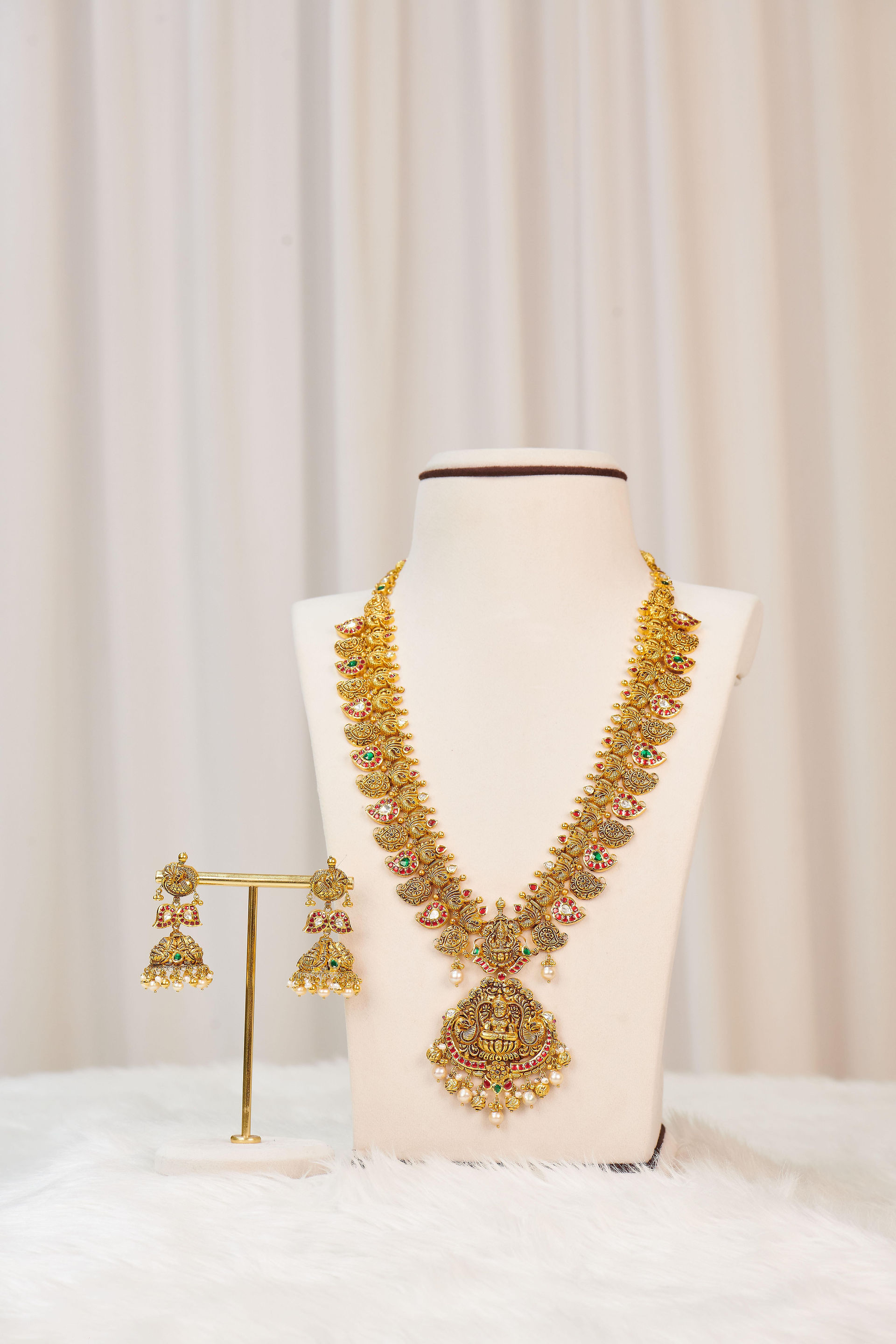 Gold Necklace 41