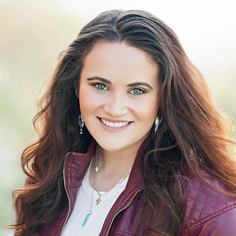 Ashlyn Mullins resume   (1)_edited.jpg