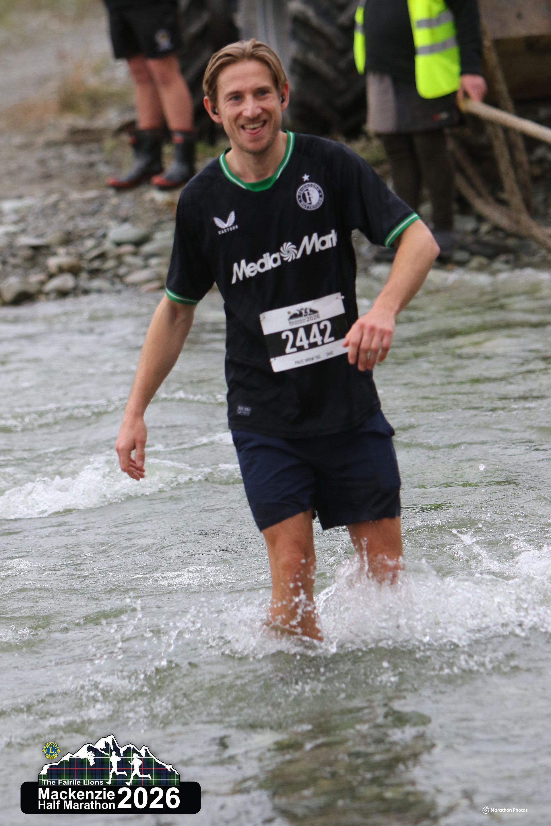 Rivierdoorsteek tijdens de Mackenzie Half Marathon