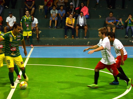 Orotina da primer paso firme en Premier de futsal