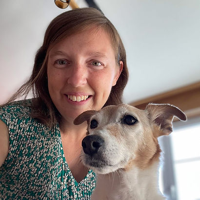 Baasje en Jack russel hond