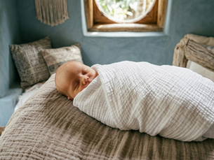Qué es un swaddle para bebé