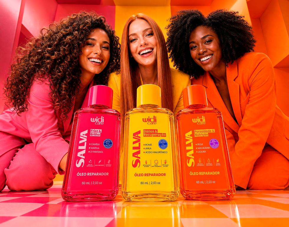 Três mulheres sorridentes posam com frascos coloridos de óleo reparador Widi Care; fundo rosa, amarelo e laranja vibrante.