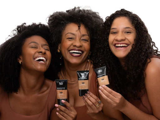 Negra Rosa amplia Base Matte Líquida para 16 tons e reforça representatividade