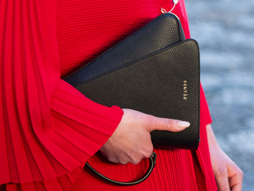 SENTÈZ APRESENTA SUAS BOLSAS AUTORAIS NO DESFILE DA NERIAGE