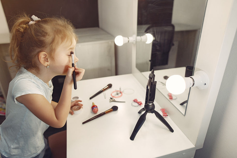 Cosméticos na infância: especialista alerta para riscos e cuidados com a pele infantil