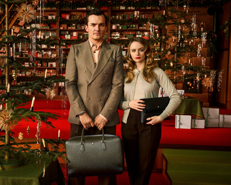 Para além da arte da escrita, a Montblanc celebra também a elegância no dia a dia com sua coleção de artigos em couro, símbolo de funcionalidade refinada e design atemporal. Criadas em couro italiano e trabalhadas com a maestria que distingue a Maison, as peças combinam linhas contemporâneas e detalhes sofisticados em cada acabamento.