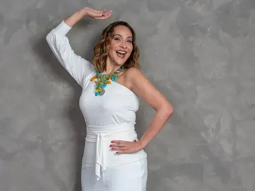 MARIA BELTRÃO SOFREU COM RESSECAMENTO DA PELE NA MENOPAUSA. POR QUE ISSO OCORRE E COMO LIDAR?