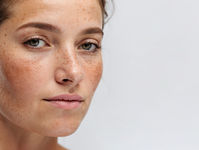 NATURA CHRONOS DERMA APRESENTA ROTINA INTELIGENTE E INAUGURA UMA NOVA ERA NO TRATAMENTO DA HIPERPIGMENTAÇÃO