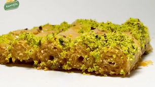 Σαραγλί με γέμιση κάσιους - αμύγδαλο (Vid)