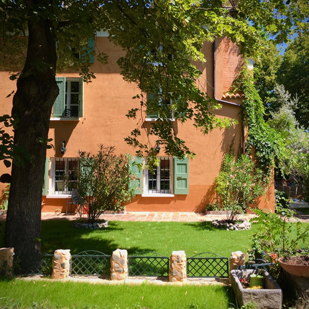 Bastide vue du jardin