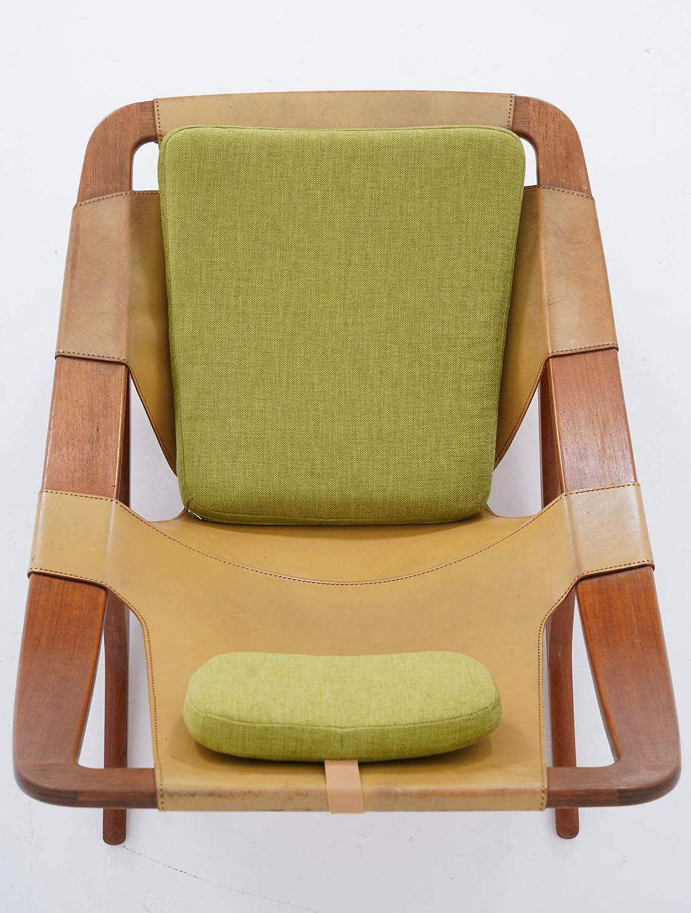 Thumbnail: Scandinavian Lounge Chair "Holmenkollen" by Arne Tidemand Ruud