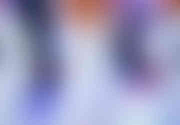 A imagem mostra criancas interagindo durante atividade esportiva