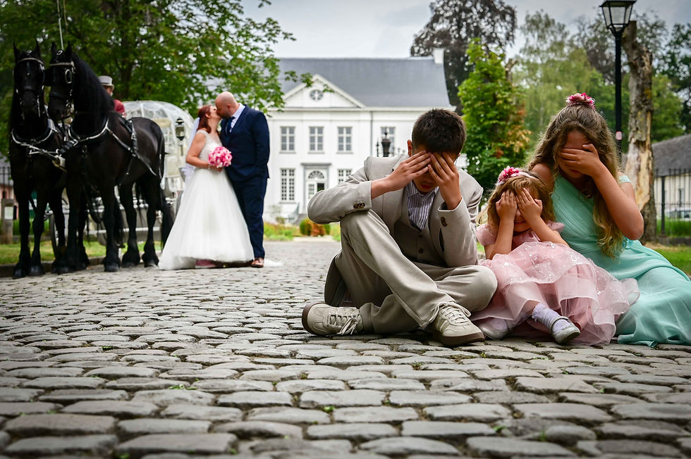 "Papa, mama, altijd dat kussen... pfff!" (Sint-Michielskasteel te Sint-Katelijne-Waver)