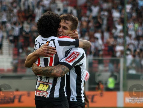 RESPIRA, GALO! ATLÉTICO VENCE, RESPIRA NA COMPETIÇÃO E GANHA SEIS POSIÇÕES NA TABELA