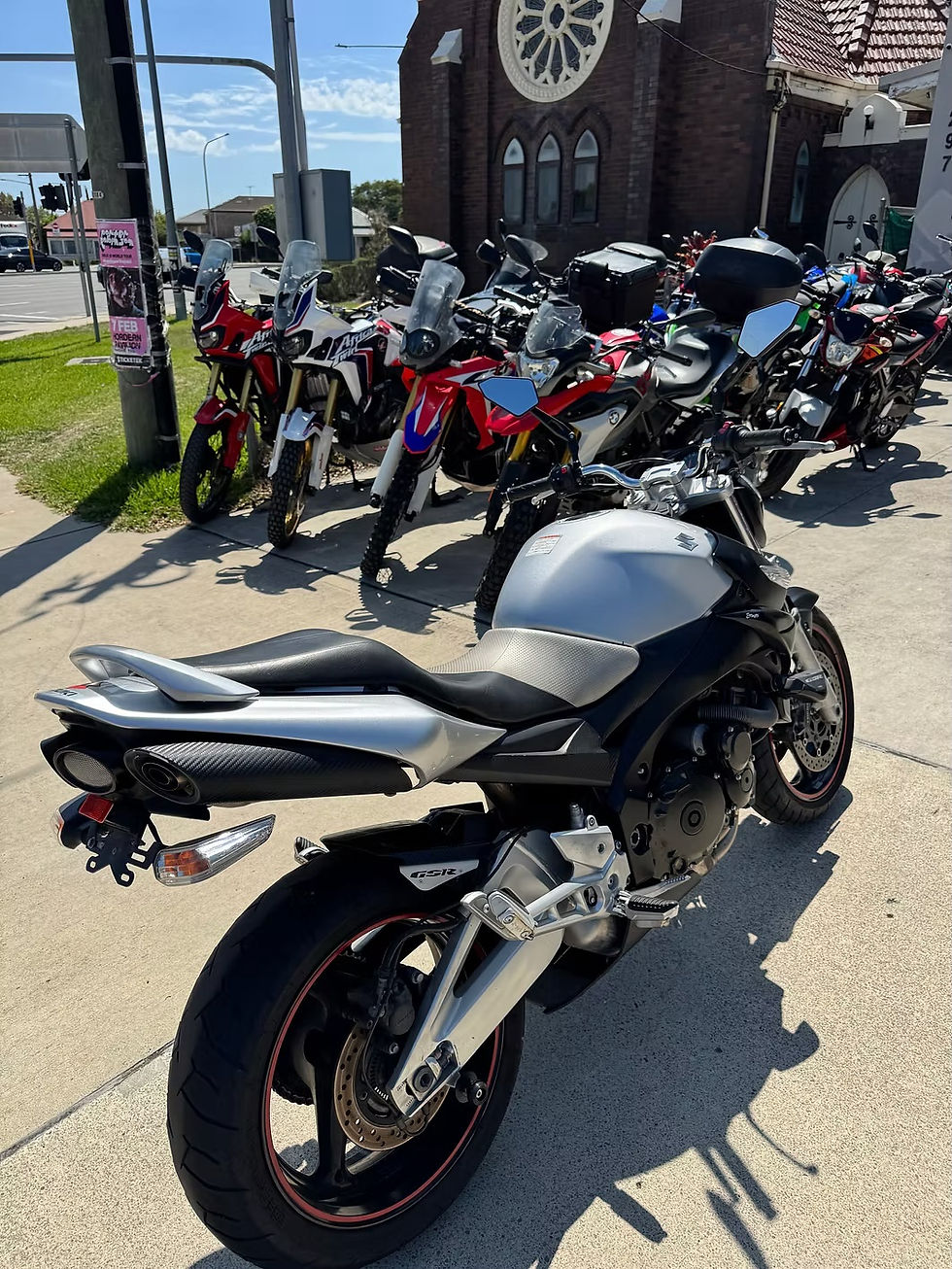 Thumbnail: Suzuki GSR400