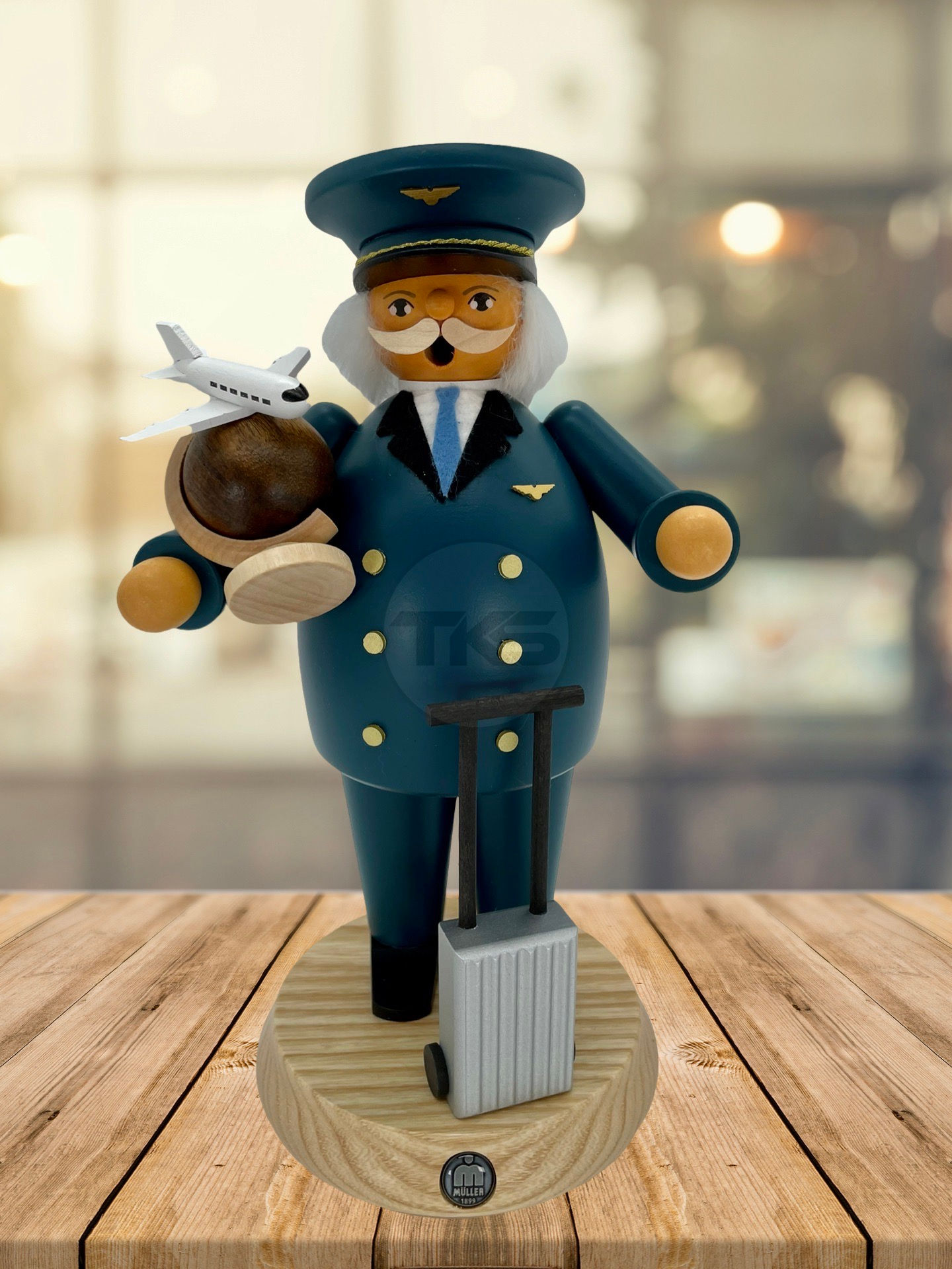 Flight Captain Holiday Smoker