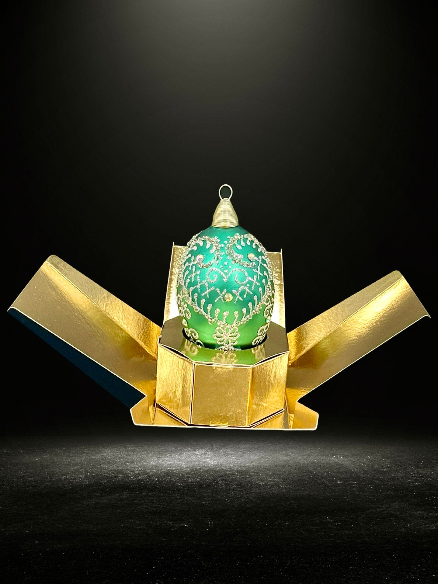 Royal Necklace Ornament