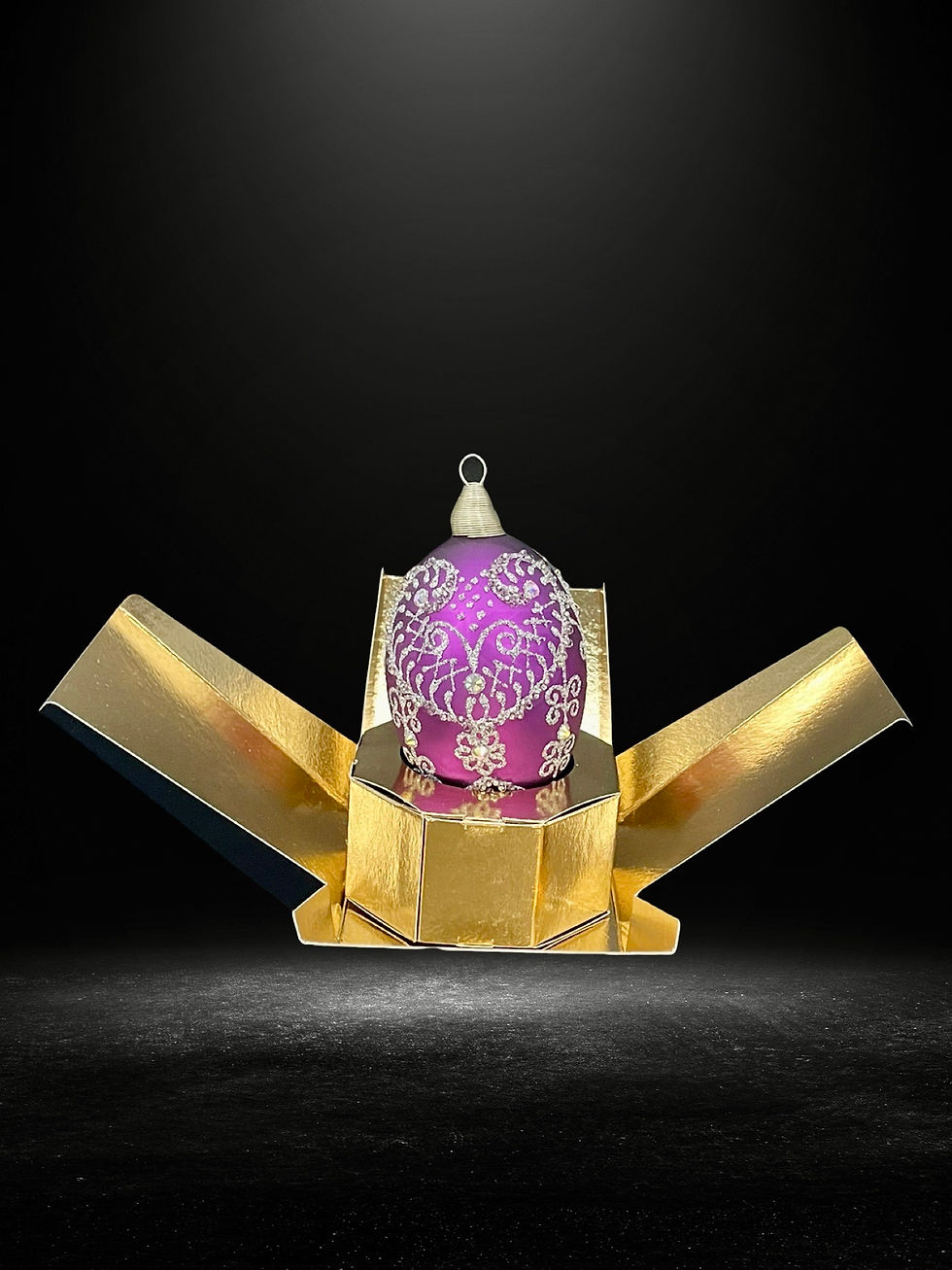 Thumbnail: Royal Necklace Ornament