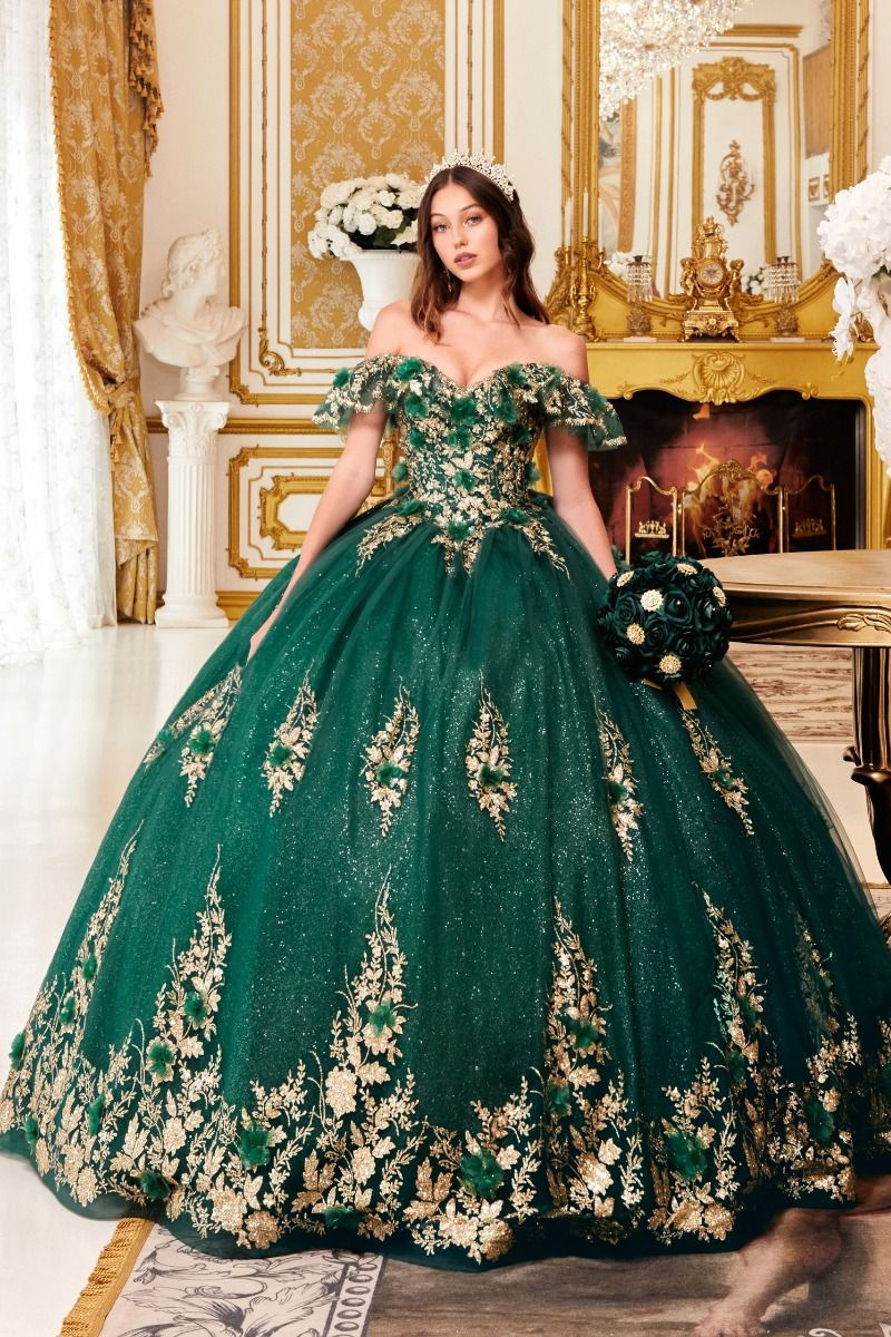 Thumbnail: Quinceanera-MAG15-01